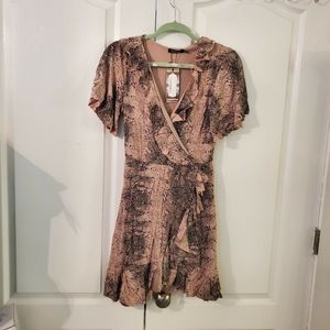 NWT BooHoo Snake Wrap Ruffle Tea Dress sz 10